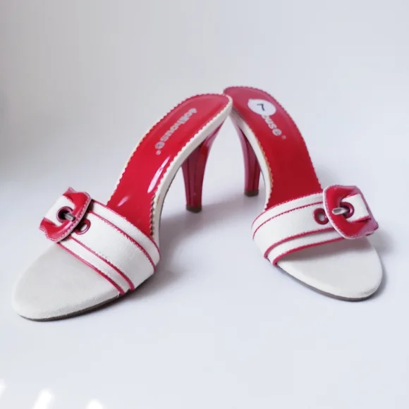 Vintage Dollhouse Cream and Red Slip-on Heels - Picture 15 of 16